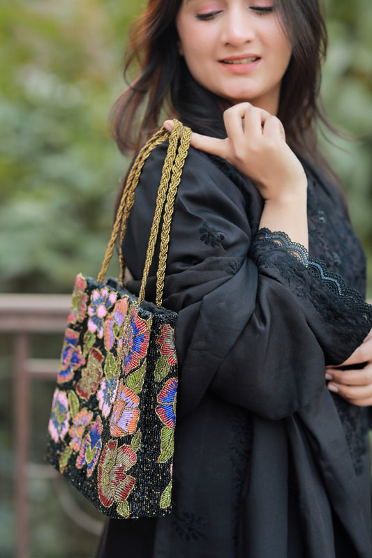 Hand-Beaded Floral Clutch – Luxury Evening Bag (Black)